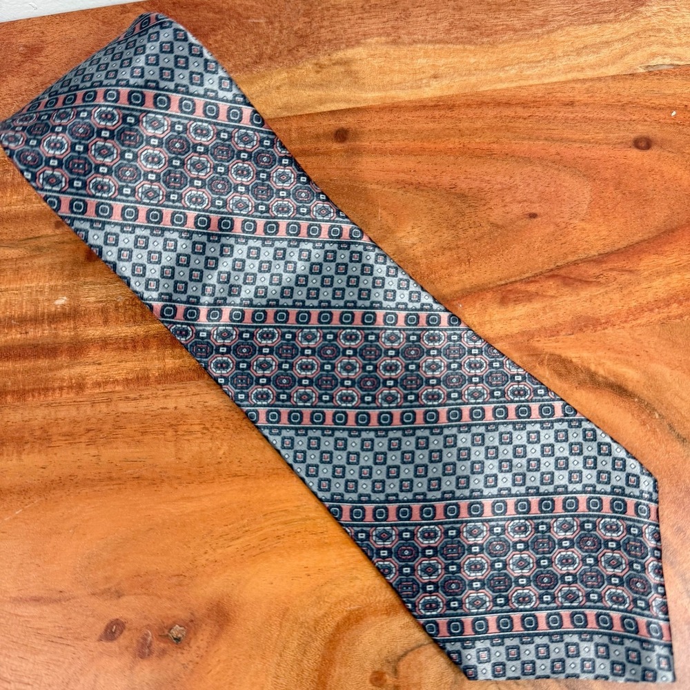 Don Loper Beverly Hills Men's 100% Italian Silk Geometric Pattern‎ Tie